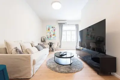 Image de Port City Haifa - Authentic 2 Bdrms GermanColony 3