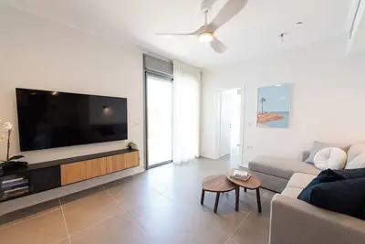 Image de Port City Haifa - SeaView 1 Bdrm Penthouse