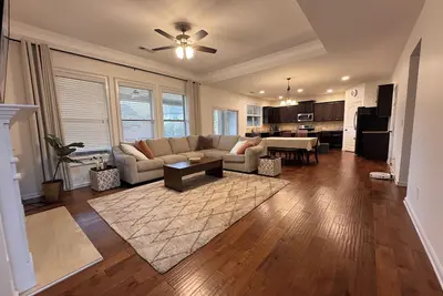 Image de Spacious 5br/3ba Near Hamilton Mill & Mall of Georgia