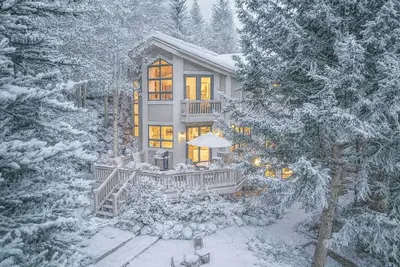 Image de Luxury Vail Mountain Estate – Ski Access • Spacious • Elegant Mountain Retreat