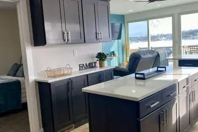 Image de Rise and Shine Island Lake Cabin Beautiful 3-bedroom house with Ac