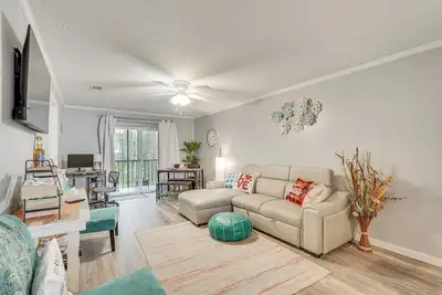 Image de 7 Mi to Downtown Fun! Spacious Augusta Condo