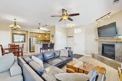 Image de Conveniently located condo w/ full kitchen, w/d, fast wifi & balcony