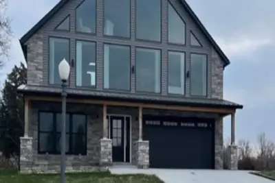 Image de Spacious Golf Course Homes on 4th and 5th Holes