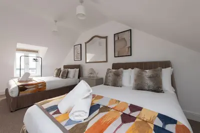 Image de Lush 2 Bed Home I Free Parking I Near Chatham Dock