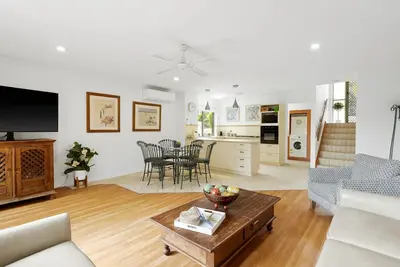 Image de Park the car & walk everywhere - 100m from beach & playground!