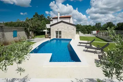 Image de Villa Avec jardin et piscine