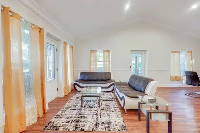 Image de Walk to Avondale Eats & Brews: Urban Getaway