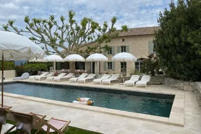 Image de Mas provençal d'exception, deux piscines, 18 personnes.