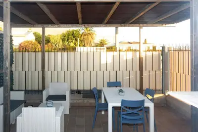 Image de Appartement 'Lido Azzurro Sea Mare' avec vue mer, Wi-Fi et climatisation