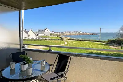 Image de Ploemeur T2 avec Balcon, Garage à 30m Plage