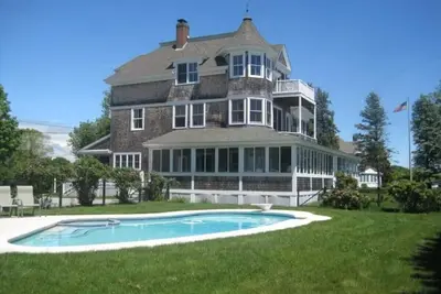 Image de Stunning Historic Seaside Resort that mixes historic charm and modern luxuries