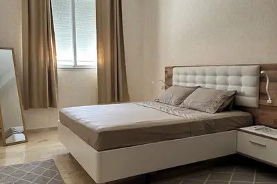 Image de Apparemment bien équipé dans une résidence calme