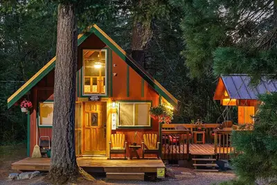 Image de Hiker's  Hideaway-Ac/hot tub/WiFi/fireplace