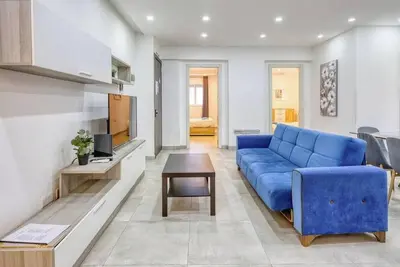 Image de Gzira Central Hub: 3br Apt Close to Seafront w/Ac