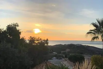 Image de Spacious 3-bedroom apartment with Ac in the hills of Marbella