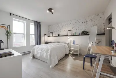 Image de Historical 2 Floor 4 bedrooms apartment with 2 full bathroom with exterior space