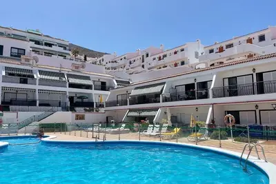 Image de Appartement ensoleillé avec piscine commune
