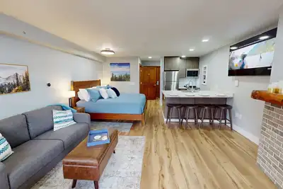 Image de New! Rimfire 416 - Brigham Studio Condo