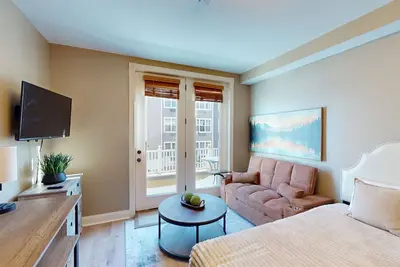 Image de New! Seneca 217 - Brigham Junior Studio Condo