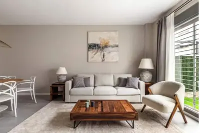 Image de Stylish Three-Level Home with Patio and Garage in Central Madrid