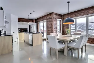 Image de Condos Monts-Valin - 31, rue du Sommet (Valinouët)