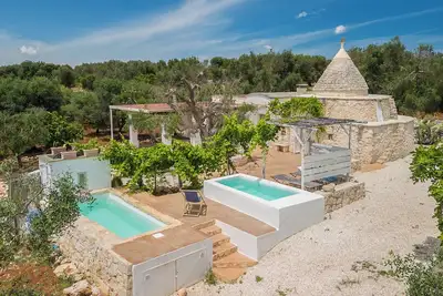 Trullo Solleone by Perle di Puglia