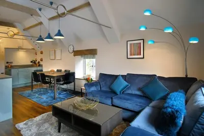Image de Stylish architect-designed barn sleeping six near Exmoor