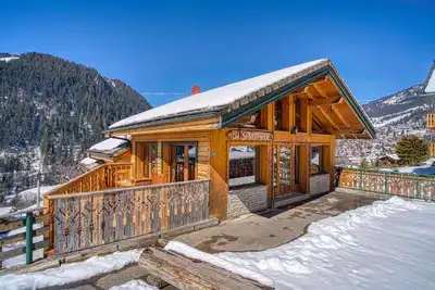 Image de Chalet « La Savoyarde » : vue montagne, jardin privé et Wi-Fi