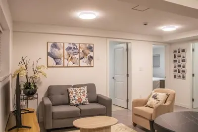 Image de 4615 Inverness Street Vancouver King And Queen 2 Bedrooms Suite Private Entry