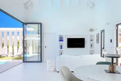 Image de Villa Sandi luxe et confort - un oasis contemporain. Idéal pour des vacances