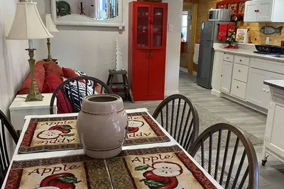 Image de Apple of My Eye! Cozy Cottage in Columbia