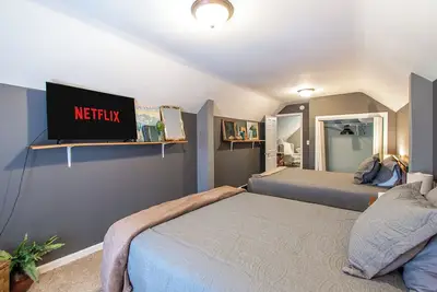 Image de 3br I Sleeps 8, Queen x 4, 5 minutes to Downtown