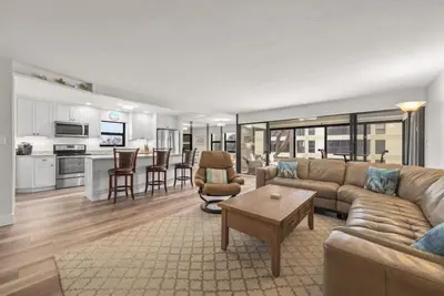 Image de Beachfront Condo on West Gulf Drive with Stunning Gulf Views