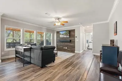 Image de Hye Life in the Hill Country!