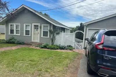 Image de House with water views from most rooms. 1 month minimum stay. Great wifi