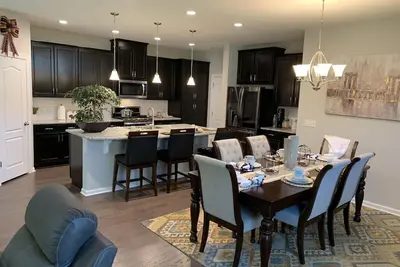 Image de Spacious Durham Townhome Close to Duke & Rdu