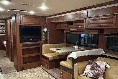 Image de Glamping Rv w/ Hydro Spa