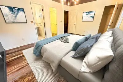 Image de 3-bedroom townhome in awesome Decatur with Ac and charm