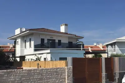 Image de Çeşmede Alaçatıda Aile Villası