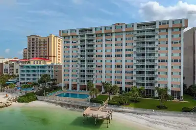 Image de Beachfront 2-bedroom in charming Clearwater Beach New 2023\nLovely Views