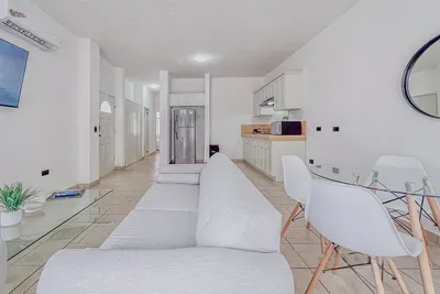 Image de Punta Arena Housing 2br home downtown Lpz blocks from beach