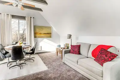 Image de Walkable Location, Historic Setting: Warrenton Apt