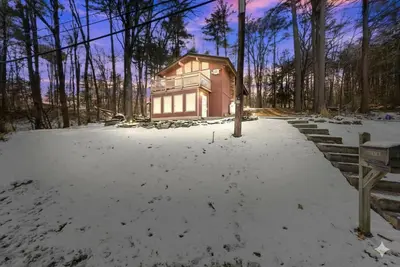 Image de Adorable 4-bedroom Chalet in charming Hawley