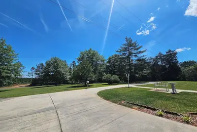 Image de Serene 3-bedroom country house in charming Heath Springs, Sc. Sleeps 8.