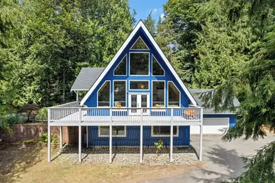 Image de Snohomish rustic retreat w swimspa, sauna & games