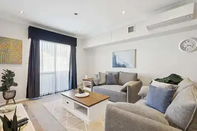 Image de Inner-City Retreat on James Street Walk Everywhere