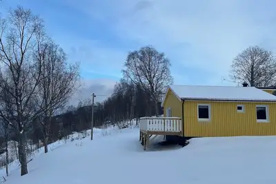 Image de The Yellow House - Where sea, mountains and silence meet in Northern Norway