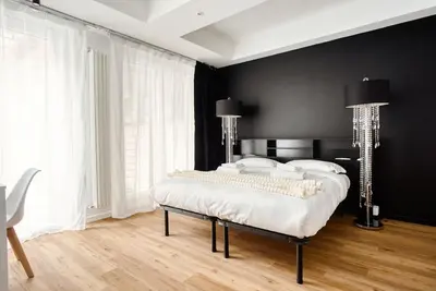 Image de Hostmate - Milano - Imperia's Crystal- Romolo