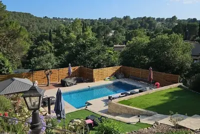 Image de Belle villa avec piscine climatisée au calme